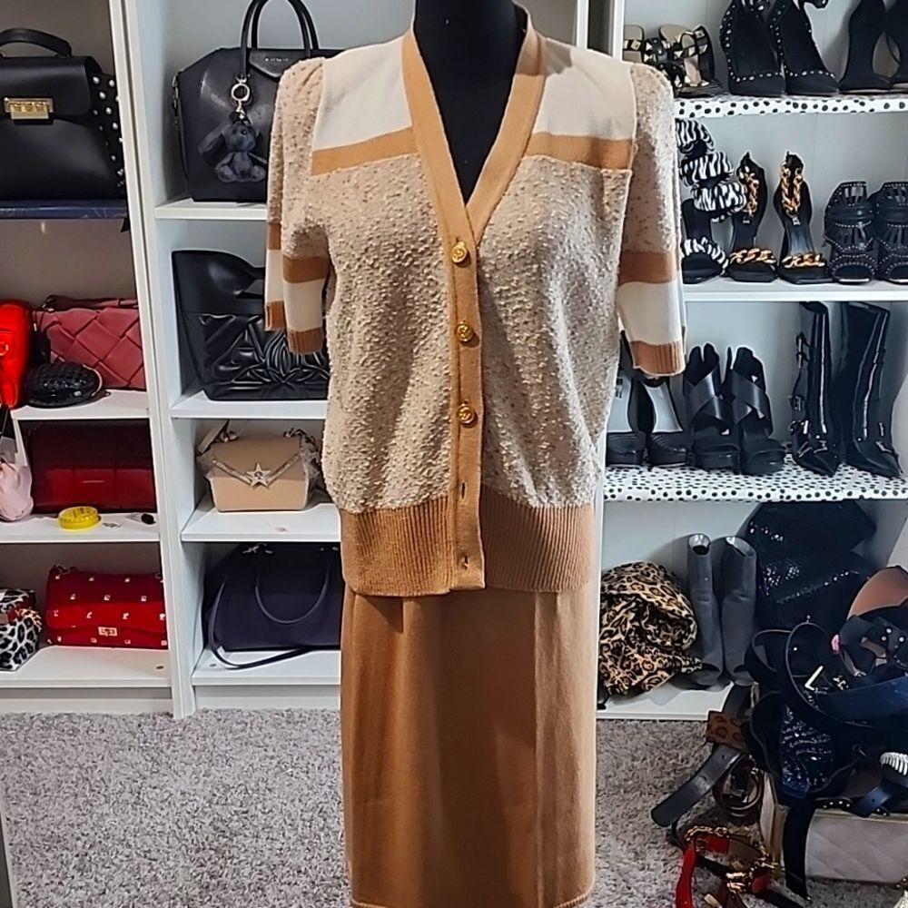 Laura two piece set sz 10